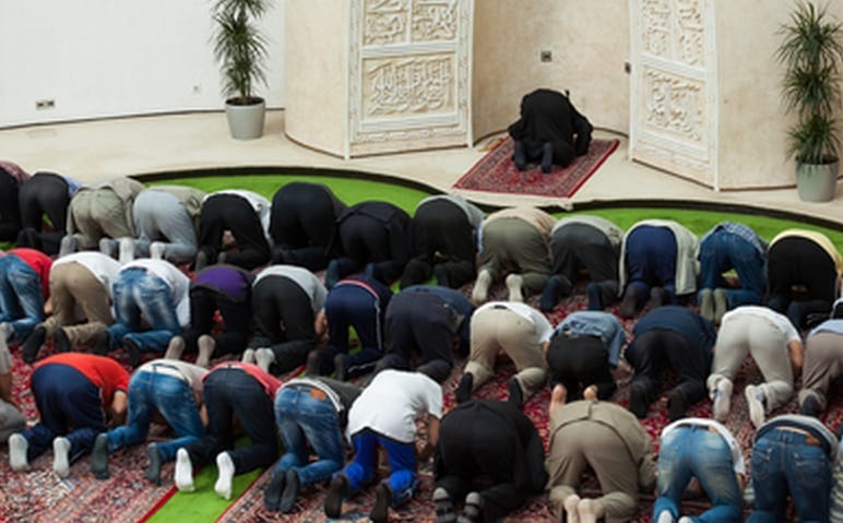 ilustrasi melaksanakan shalat