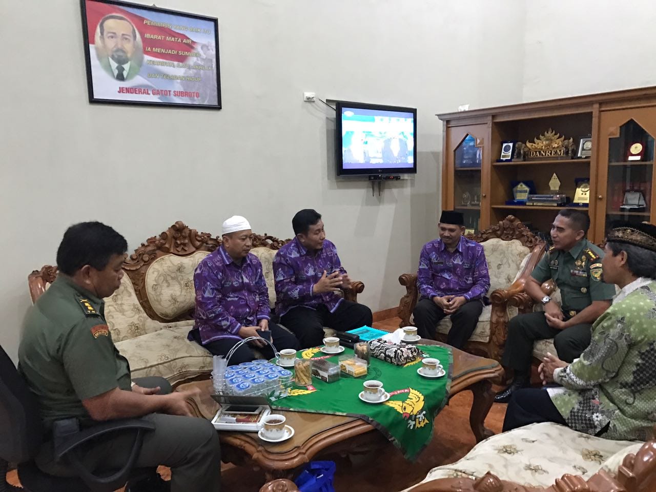 suasana penuh kekeluargaan dan kebersamaan ldii danrem