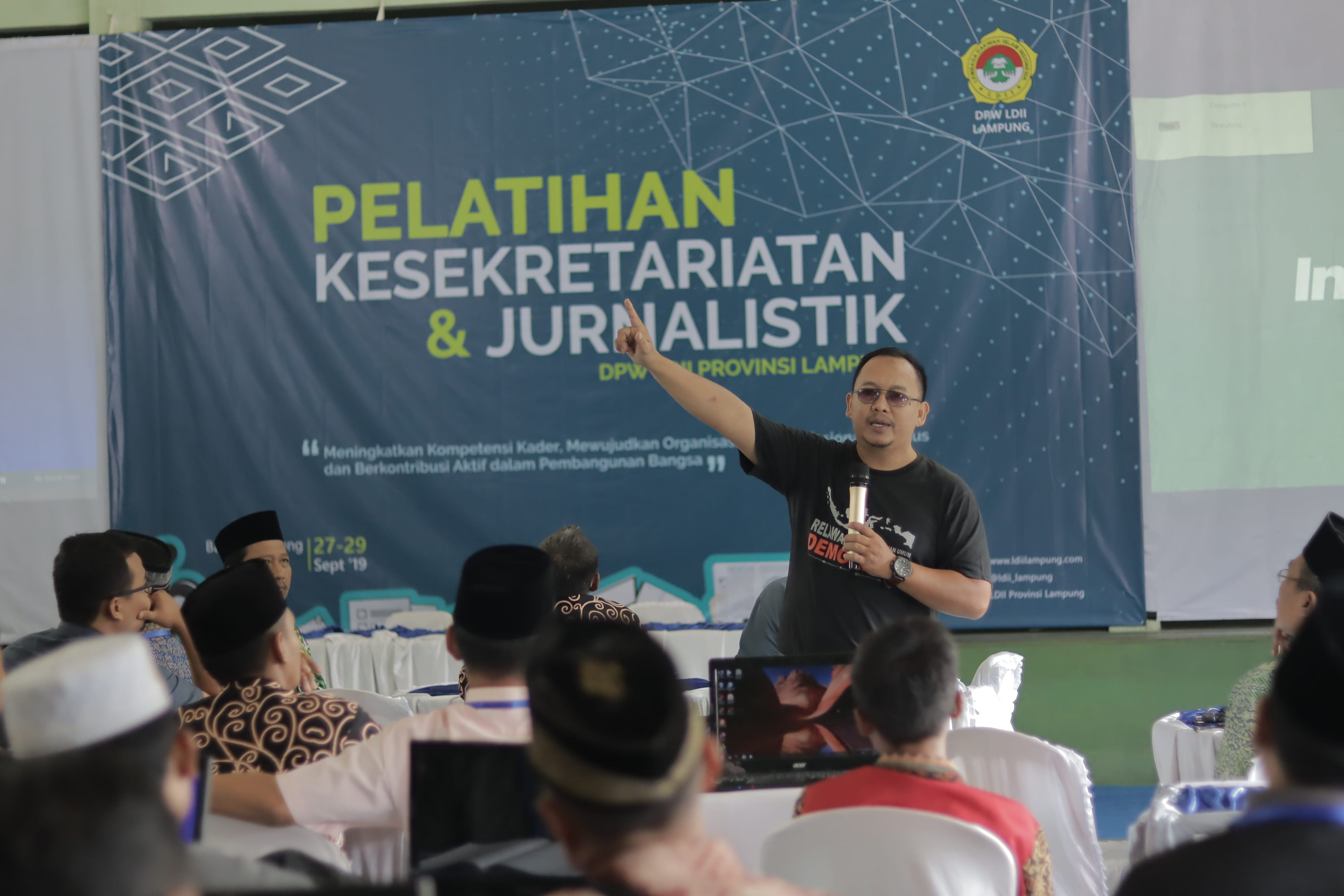 Jurnalistik Ilmu Terapan, Siapa Saja Bisa