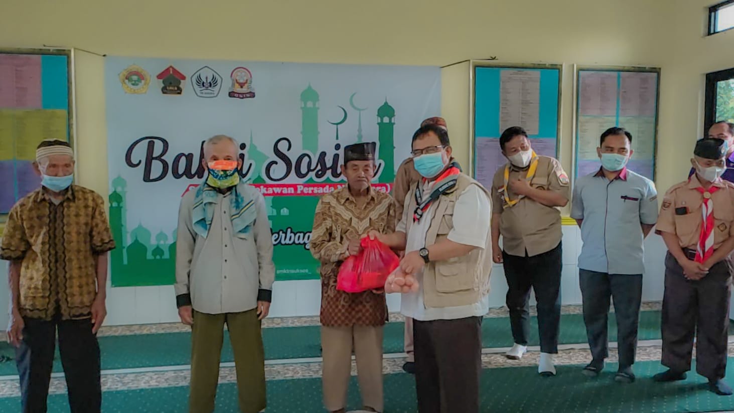Sako SPN Tingkat Daerah Lampung Kolaborasi dengan Perguruan Trisukses Salurkan Paket Sembako
