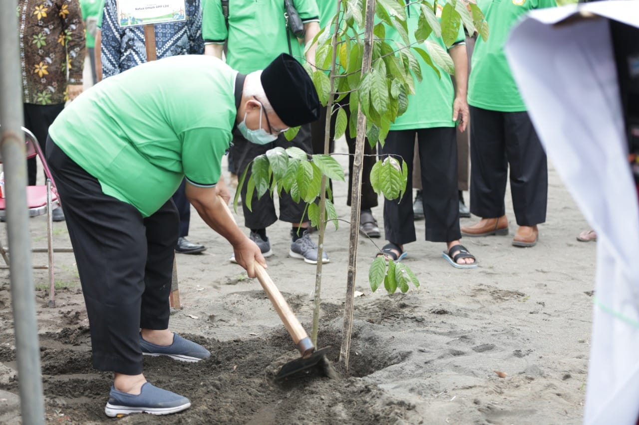 Hari Menanam Pohon Indonesia, LDII Ajak Masyarakat Ibadah dengan Tanam Pohon