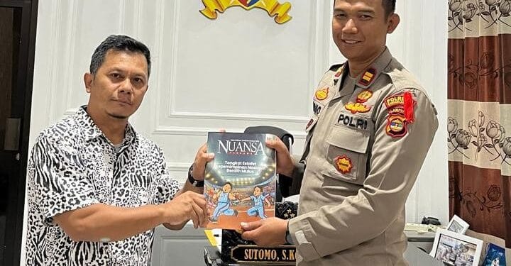 Pererat Silaturahim dengan Stakeholder, PC LDII Kemiling Bagikan Majalah Nuansa Persada