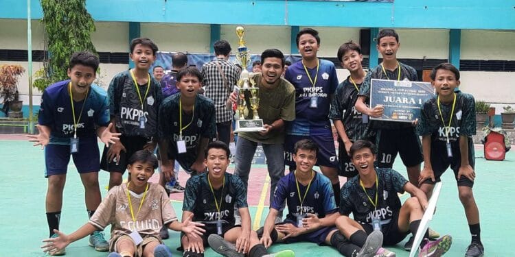PKPPS Wustha Wali Barokah Juarai Turnamen Futsal SMADELA CUP