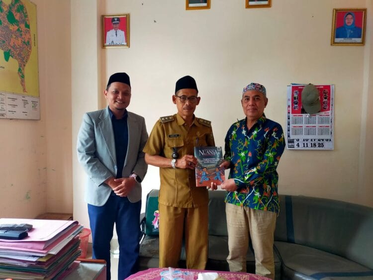 Jalin Silaturahim dengan Lurah, PAC LDII Sumur Batu Sampaikan Program Pembinaan Generus