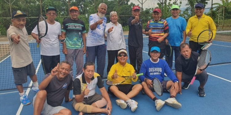 Awali 2025, PC LDII Langkapura Olahraga Tenis Bersama Tokoh Masyarakat