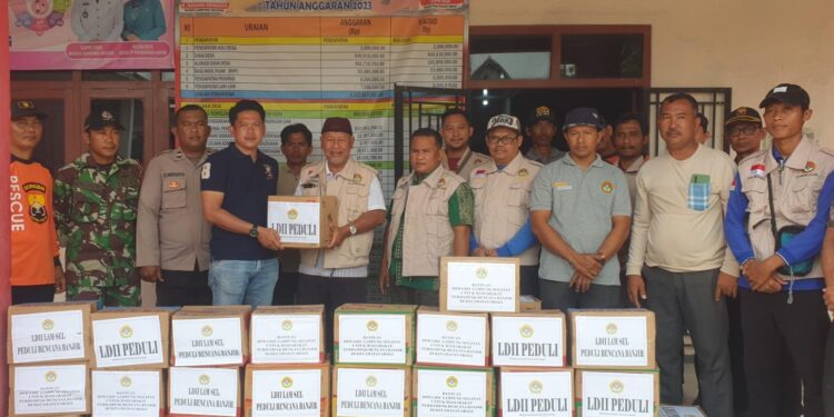 Gandeng Senkom Mitra Polri, LDII Lampung Selatan Serahkan Bantuan bagi Warga Terdampak Banjir