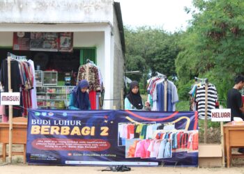 SMP-SMA IT Budi Luhur Gelar “Budi Luhur Berbagi 2”, Berbagi Pakaian dan Takjil Gratis