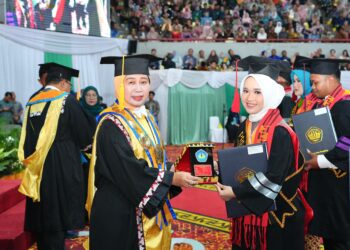 Mutiara Aziza, Generasi Muda LDII Bandar Lampung Torehkan IPK Sempurna dan Jadi Wisudawan Terbaik