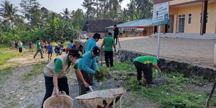 LDII Gerakkan Aksi Kerja Bakti Nasional, Semangat Gotong Royong Kembali Hidup di Pesawaran