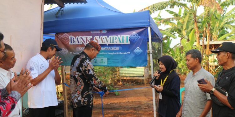 Kolaborasi KKN UGM dan Pemuda Lampung Selatan Resmikan Bank Sampah Digital “JemputinBank”