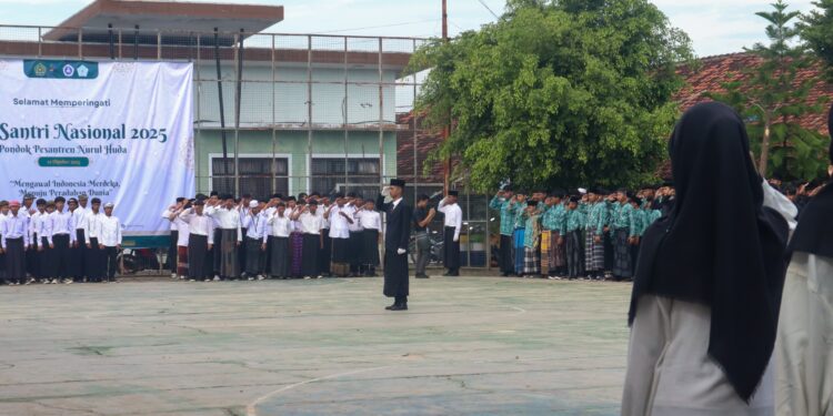 Semarak Hari Santri 2025, Ponpes Nurul Huda Lampung Gelar Upacara dan Lomba Santri