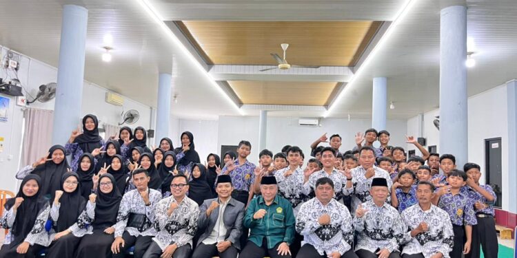 Kunjungan SMP Al Shiddiqi: Belajar Kepemimpinan dan Etika Digital