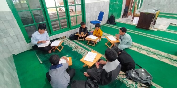 Isi Libur Sekolah, PAC LDII Sumur Batu Gelar Pesantren Kilat untuk Penguatan Karakter Generasi Muda