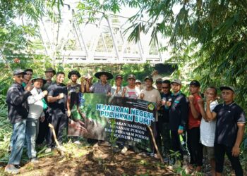 LDII Ambarawa Tanam Pohon di DAS Way Tebu, Ikhtiar Merawat Bumi untuk Generasi Mendatang