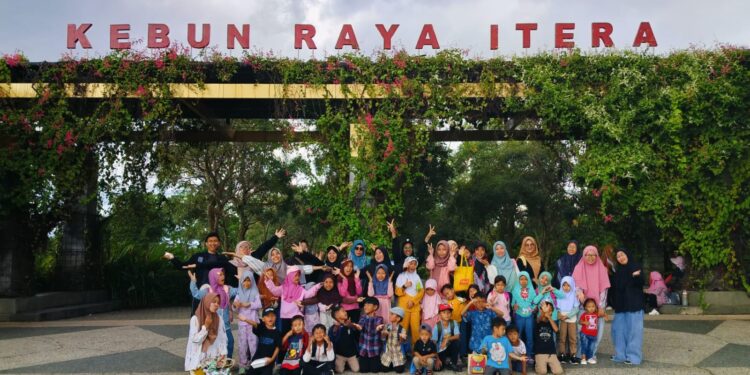 Penyegaran untuk Santri, TPA Al Falah Gelar Refreshing di Kebun Raya Itera