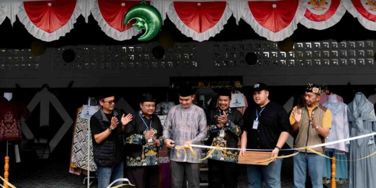 Ketua LDII Bandar Lampung Buka Acara Bazaar Pakaian Gratis