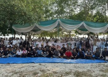 Pererat Silaturahim, 250 Generus Usia Mandiri Metro dan Kalianda Gelar ‘KASMARAN’ di Pantai Aruna