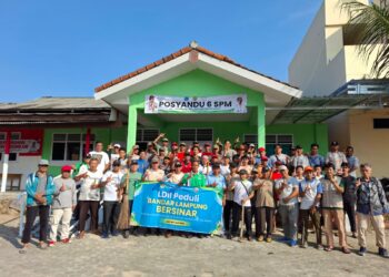 Sukseskan Gerakan Indonesia Asri, LDII Tanjung Karang Barat Gelar Kerja Bakti Lingkungan