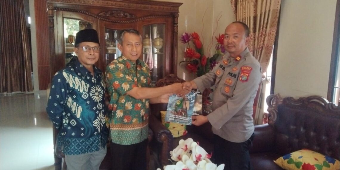 Kasat Binmas Polres Pringsewu Jalin Silaturahim dengan Ketua DPD LDII, Perkuat Sinergi Pembinaan Generasi Muda