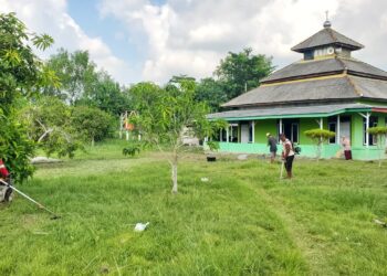 Kerja Bakti Rutin, LDII Bumi Dipasena Jaya Tingkatkan Kenyamanan Masjid dan Layanan Sosial